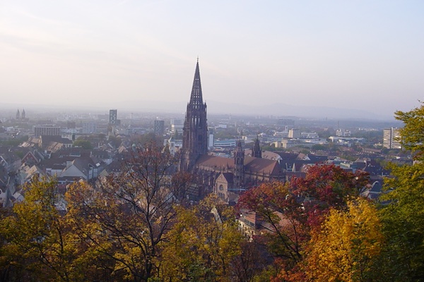 Catedral de Freiburg do alto do Schlossberg