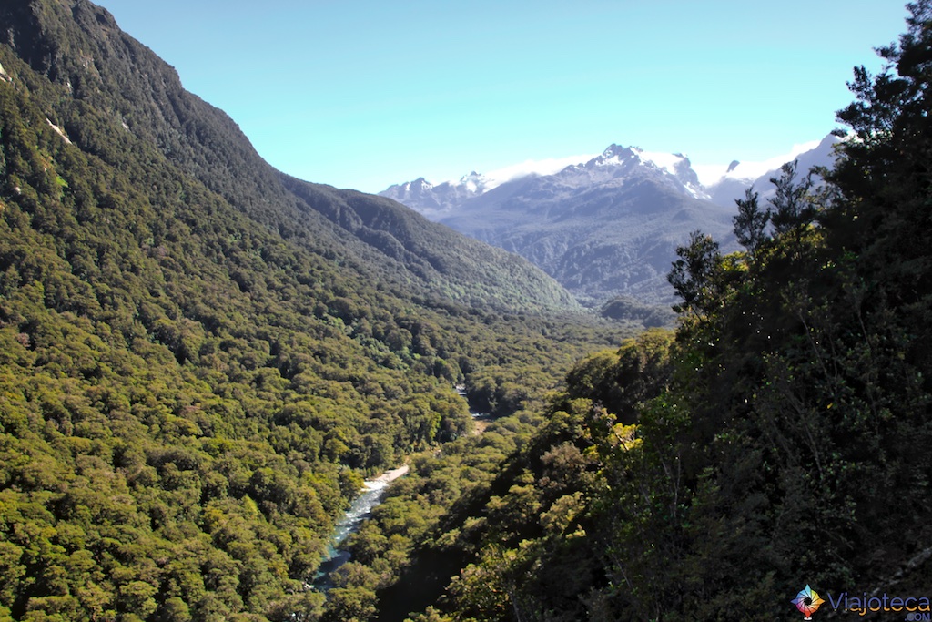 Estrada para o Milford Sound na Nova Zelândia