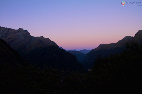 Fim de tarde visto da Routeburn Falls Hut