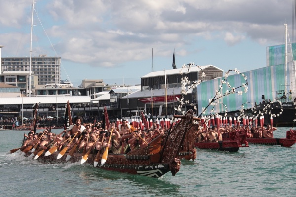 Wakas: Canoas Maori no Museu Marítimo de Auckland na Copa do Mundo de Rugby 
