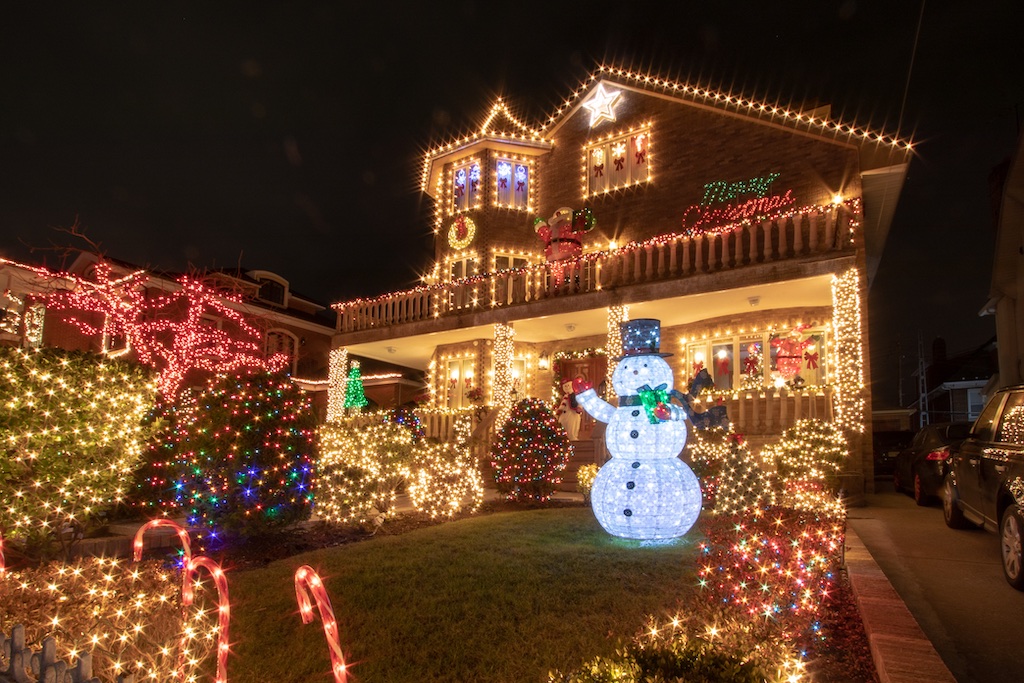 Decoração da casa de Natal em Dyker Heights quebra-cabeça em