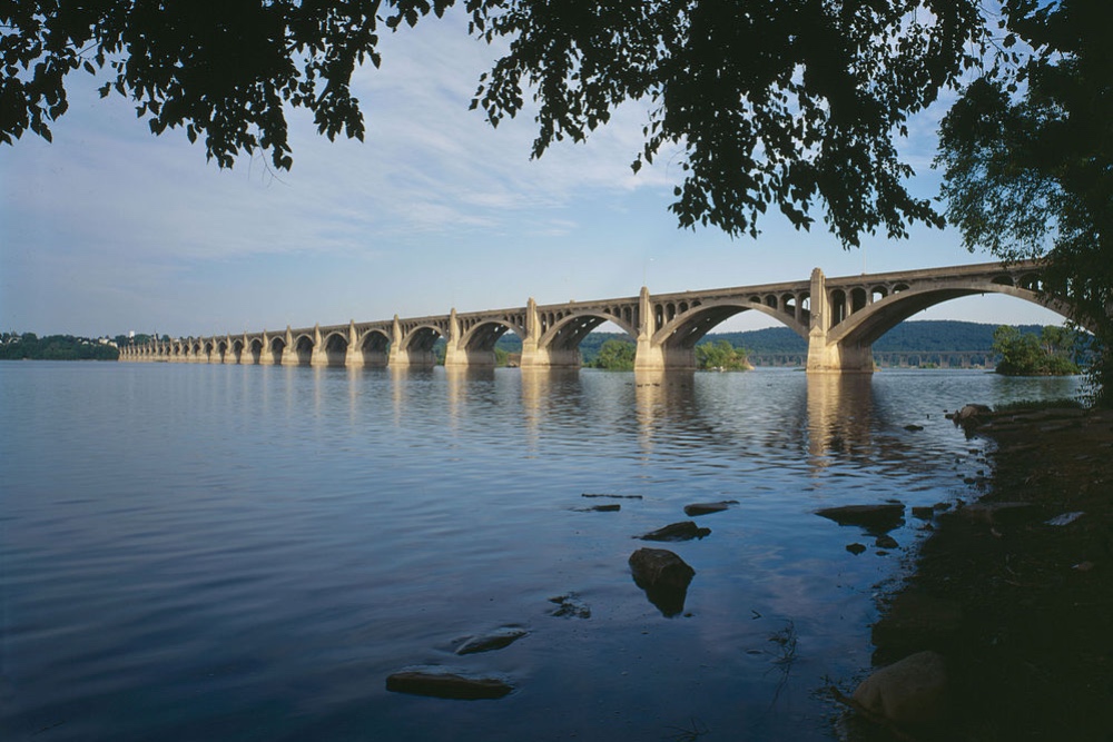 Ponte sobre o Susquehanna River em Harrisburg