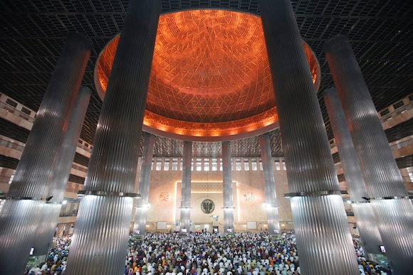 Ramadã na mesquita de jakarta (AP Photo/Achmad Ibrahim)