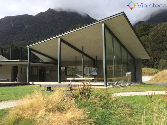 Routeburn Shelter no início da Routeburn Track