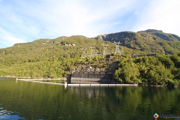 Usina Hidroeletrica no Lake Manapouri na Nova Zelândia