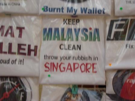 Camiseta tirando com Singapura
