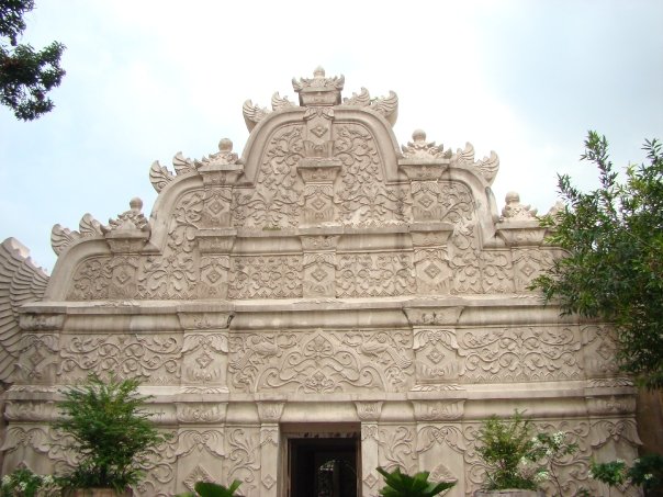 Portal Principal Sultan Water Palace