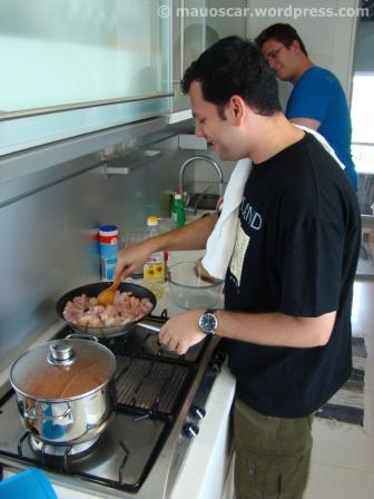 Preparando o Butter Chicken